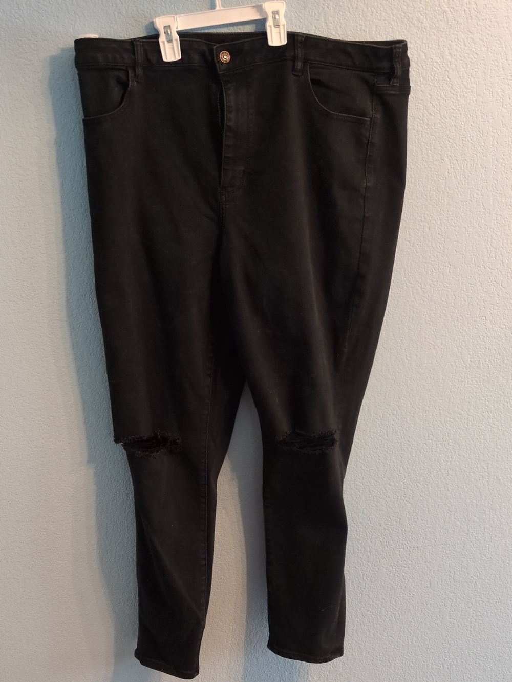 American Eagle Outfitters Black Skinny Jeans with Knee Rips